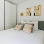 Light-Filled Retreat In Historical Paris