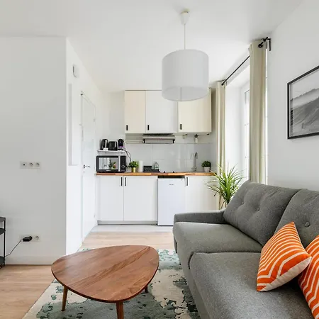Light-filled Retreat In Historical Appartamento *