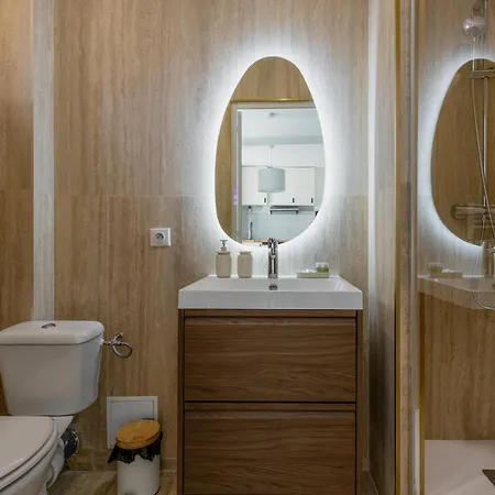 Appartamento Light-filled Retreat In Historical *