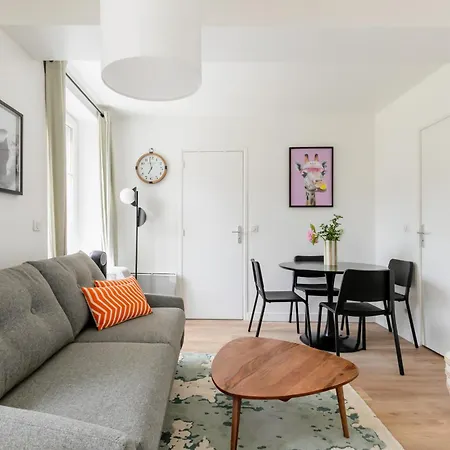 Light-filled Retreat In Historical Appartamento *